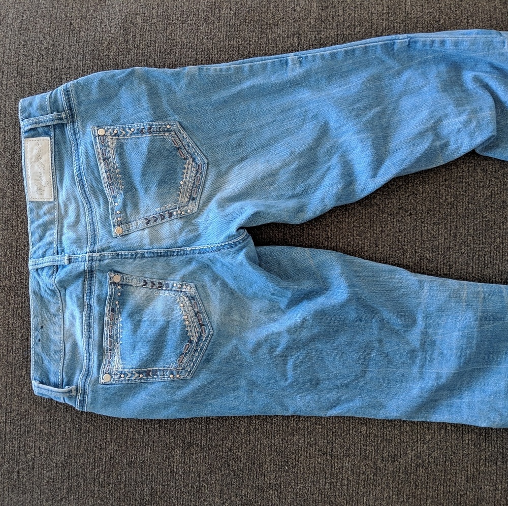 Ariya jeans